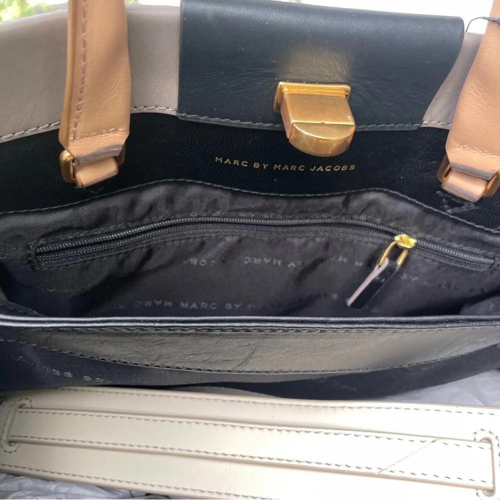 NWT Marc Jacobs Black Grey Cream Colorblock Leather Top Handle Bag - Picture 5 of 7